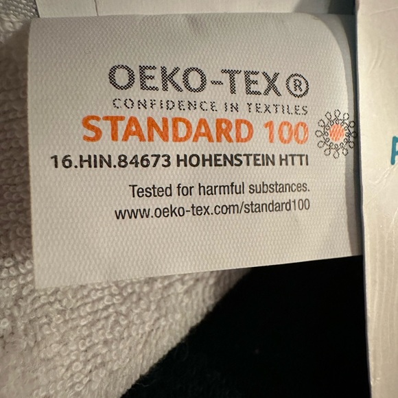 New Handcrafted Baby Blanket and Bib set - Picture 3 of 3